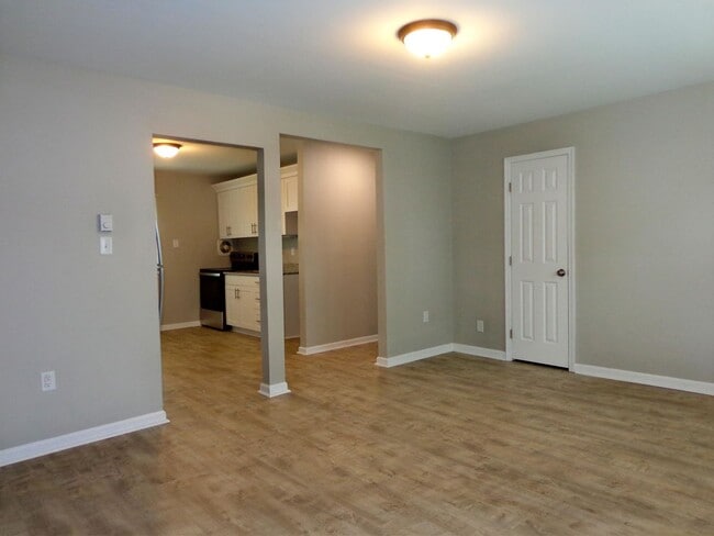 Photo - Coronet4630 Unit #A