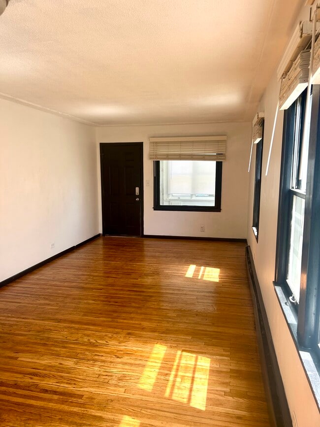 Photo - 4541 Camden Ave N