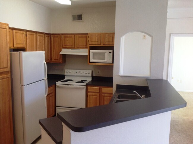 Photo - Hamptons At Metrowest - 2/2 Condo with balcony!! Unit 57-207
