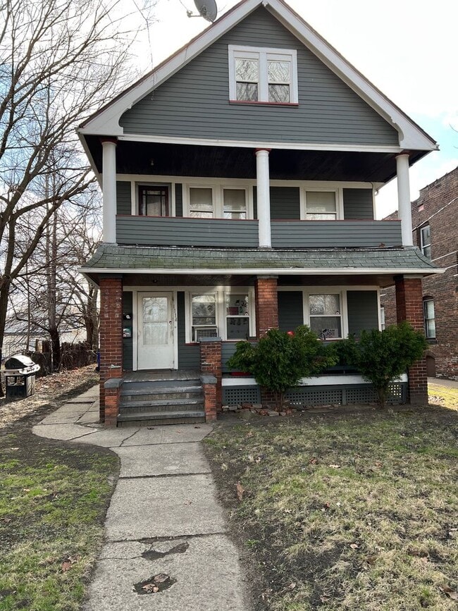 Building Photo - 1114 E 64th St Unit 2