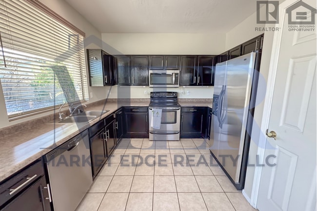 Building Photo - 3Bed/2Bath House in Estrella Mountain Ranch -- Goodyear, AZ! Ready for Immediate Move-In!