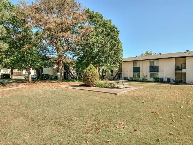 Espacio compartido - 1713 E Lindsey St Unidad 4