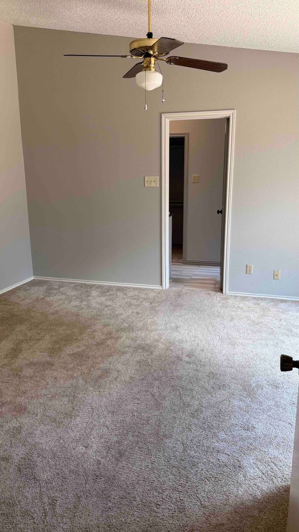 Photo - 3bed/2bath Townhouse with 2 car garage