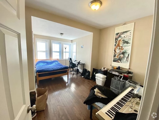 Building Photo - 63 Havre St Unit 2 Rental