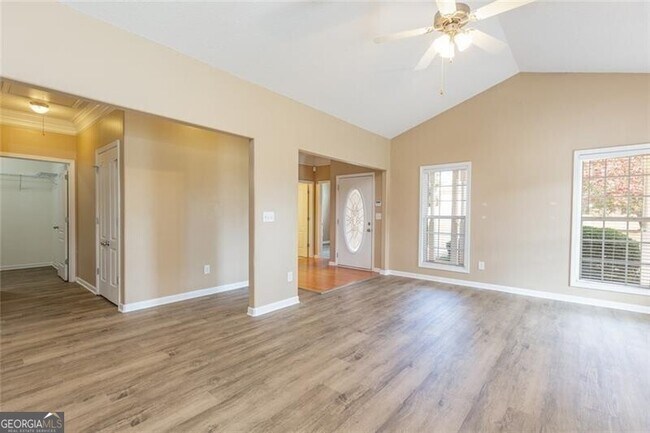 Photo - 300 McKendree Ct