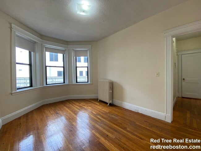 Building Photo - 1160 Commonwealth Ave Unit 15