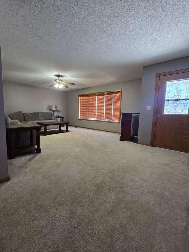 Photo - Spacious 3 Bedroom 2 Bath Home