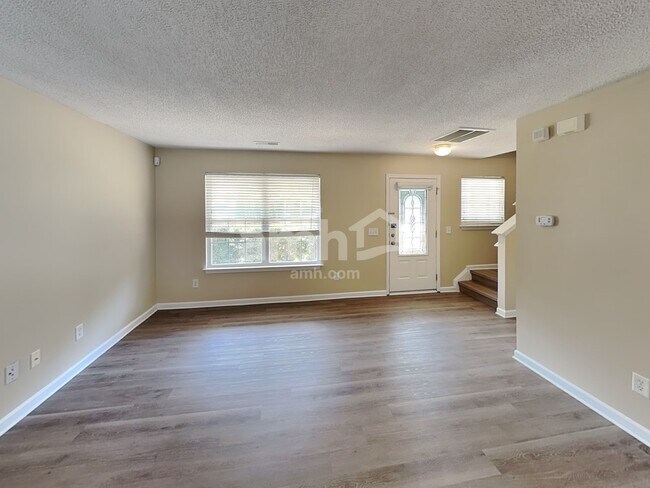 Photo - 567 River View Dr