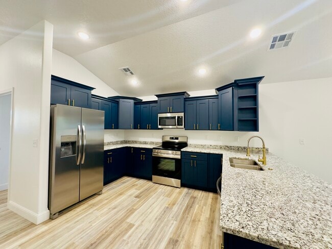 Photo - 704 N Liberty St
