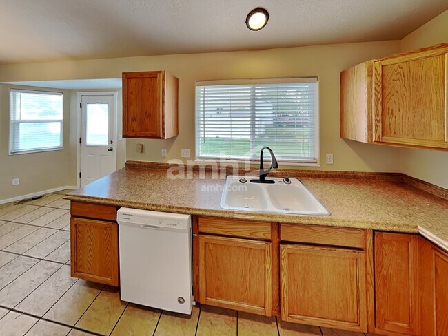 Photo - 508 E 1180 N