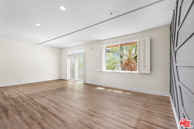 13200 Pacific Promenade Unit 316
