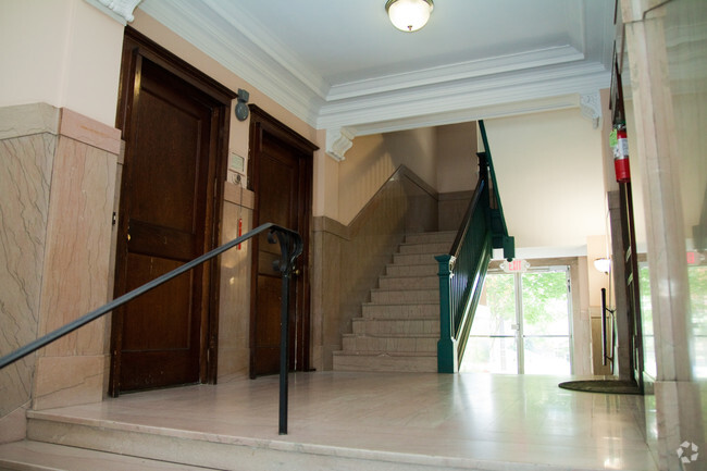 Building Photo - Chevy Chase Apartments