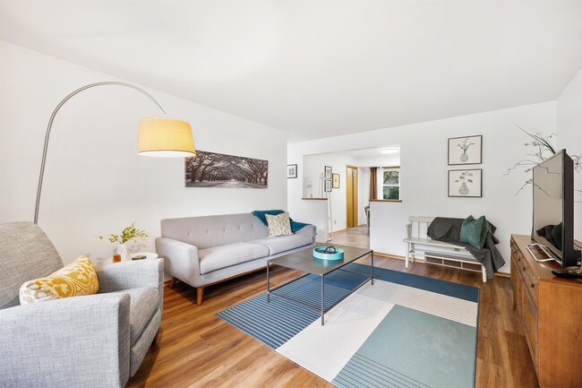 Photo - 2728 Florann Dr