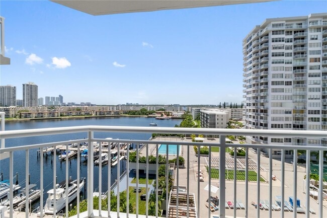 Building Photo - 18071 Biscayne Blvd Unit 704