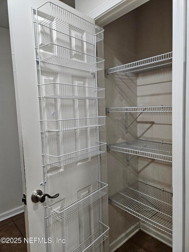 Photo - 1203 Stern Way
