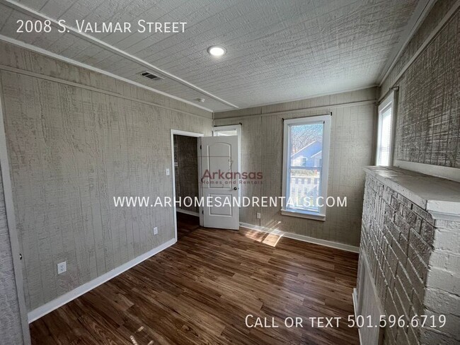 Photo - 2008 Valmar St