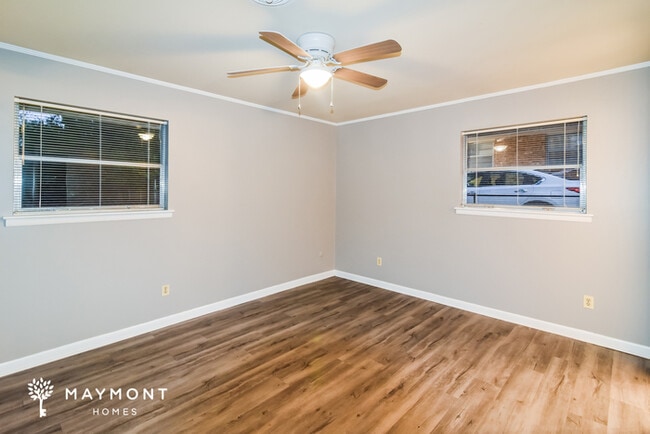 Photo - 311 Sterling Dr