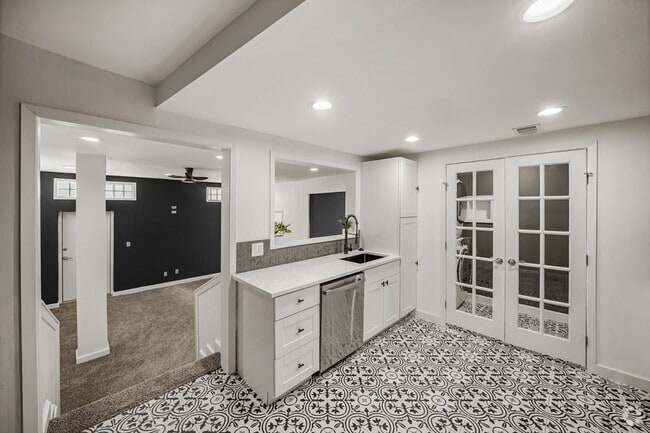 Building Photo - 2602 Washington Ave Unit A Rental