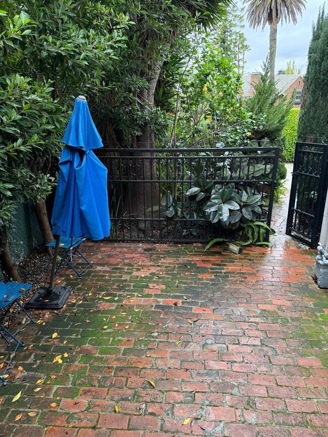 Photo - 532 S Irving Blvd