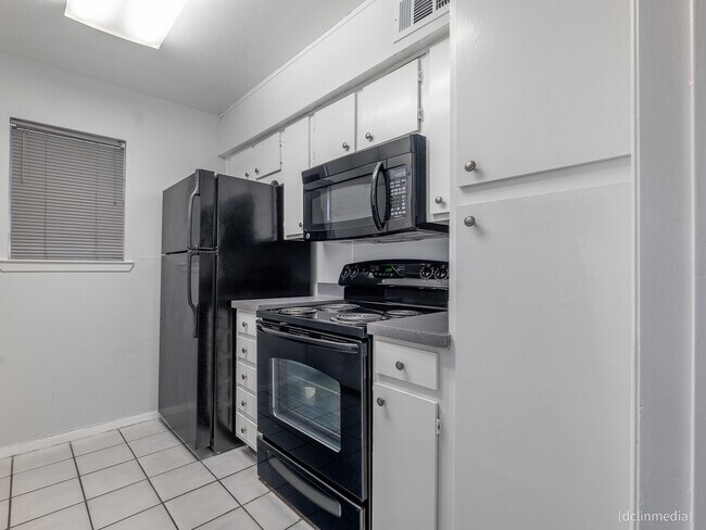 Photo - 4643 Wild Indigo St Unidad 393