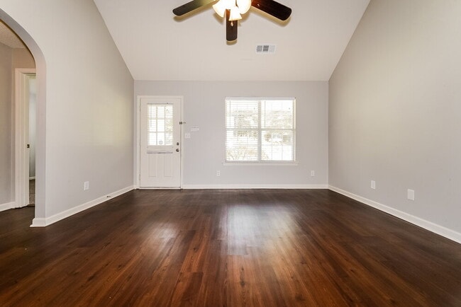 Photo - 114 Misty Ridge Trail