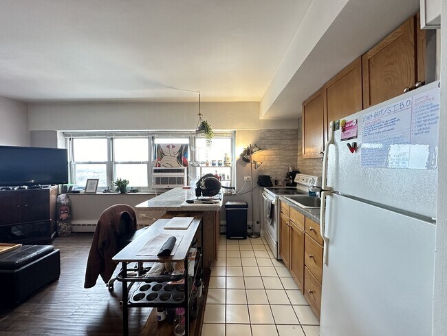 Photo - 4950 N Marine Dr Unit M03B