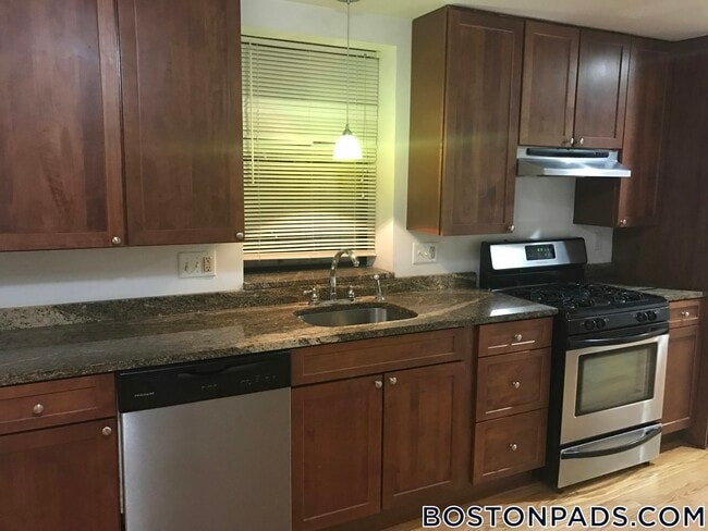 Photo - 64 Louis Prang St Unidad 1