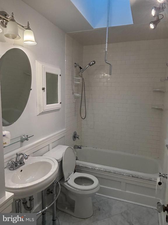 Photo - 3423 Vaux St