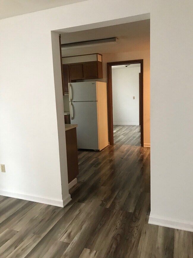 Photo - 122 W Wanola Ave