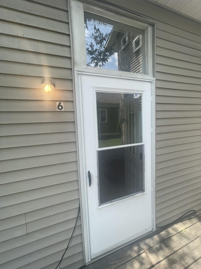 Photo - 521 E 7th St