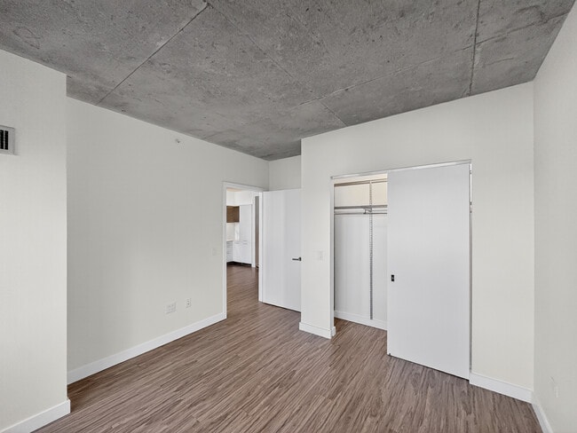 Photo - 167 N Desplaines St Unidad 1212