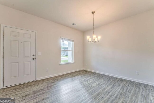 Photo - 16 Longbrooke Dr SE