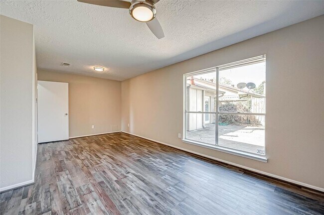 Photo - 13002 Kingsmill Dr