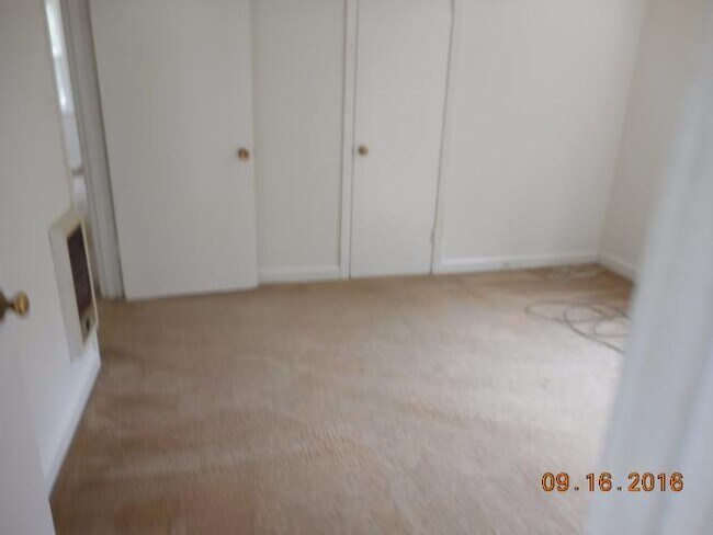Photo - 2 Bedroom Home For Rent Near Lowes On Madi...