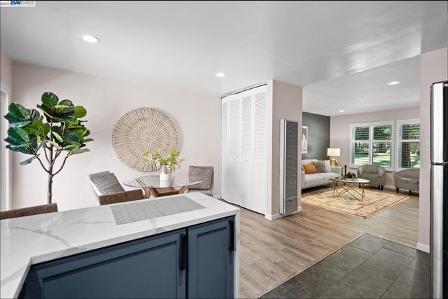 Photo - 810 Oak Grove Rd