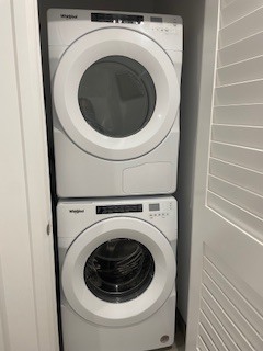 Building Photo - 195 Hunter St E