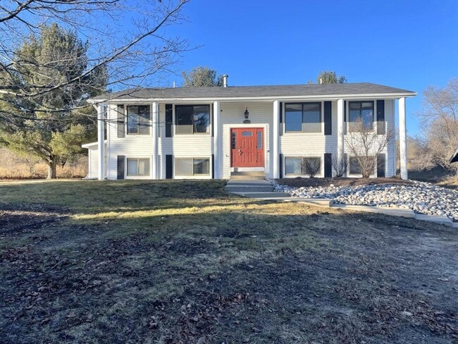 Photo - 3839 Silver Lake Rd