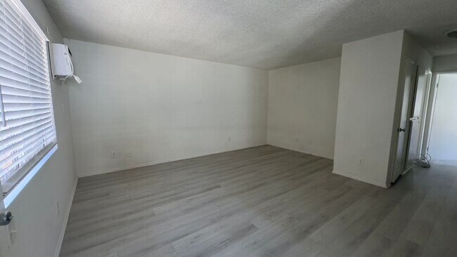 Photo - 3814 Grace Ave