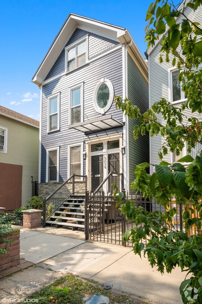 Building Photo - 3034 N Southport Ave Rental