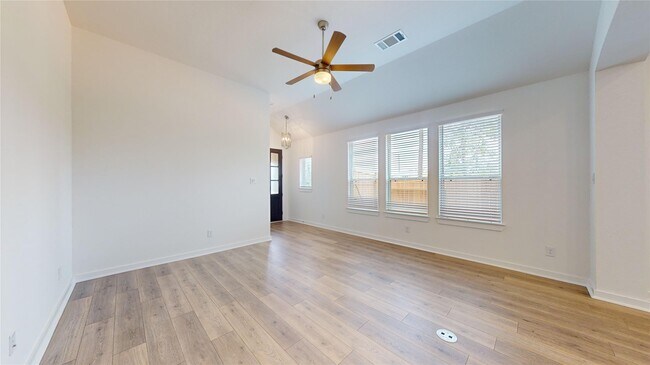 Photo - 570 Sand Branch Dr