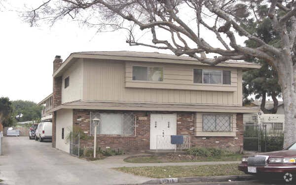 Photo - 11916 Olive St