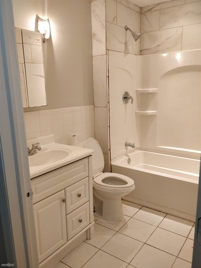 Photo - 3 br, 1 bath Apartment - 1323 S 2nd St