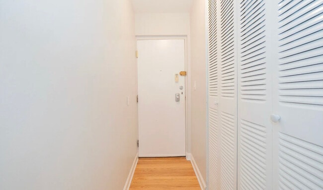 Photo - 2201 N Cleveland Ave Unit 305