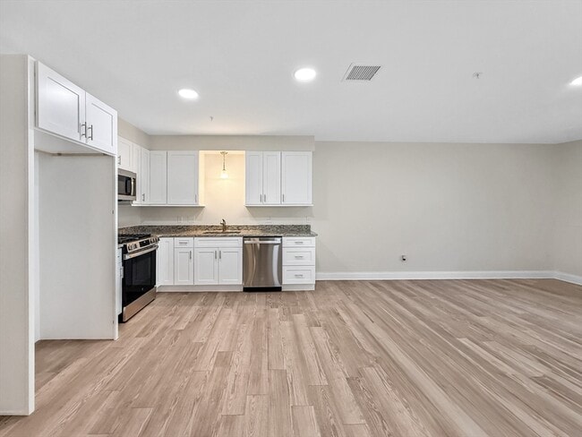 Photo - 10 Franklin Ave Unit G20