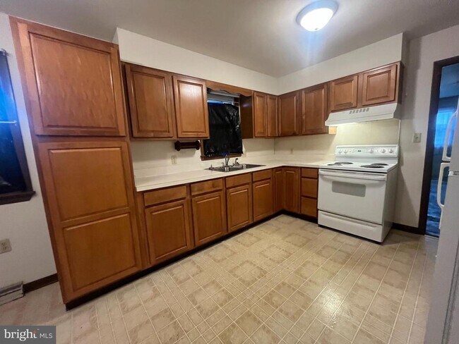 Photo - 335 Fairmount Ave