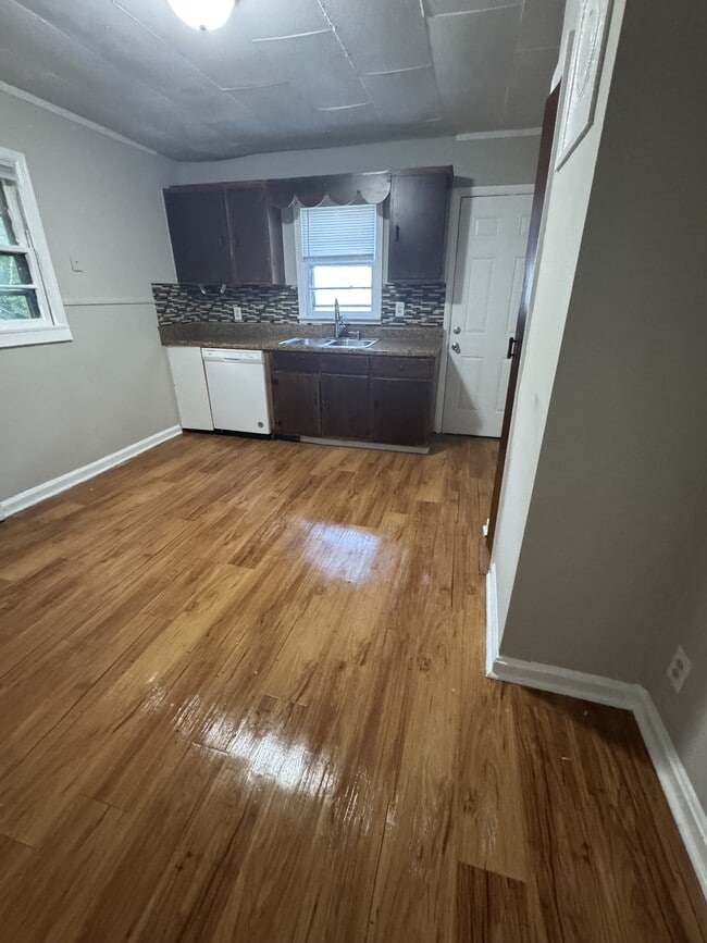 Photo - 1613 Dorchester Ave