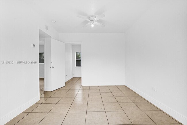 Photo - 1960 SW 41st Ave Unit 3