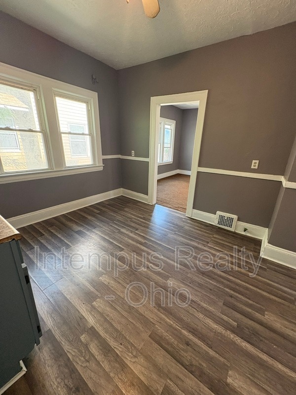Photo - 942 Eddy Rd