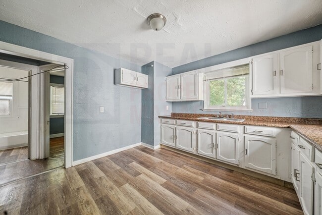 Photo - 10613 Avon Ave