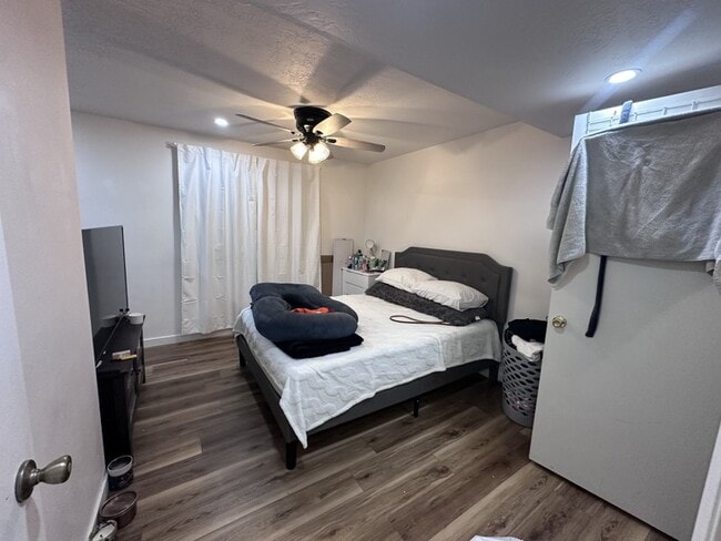 Building Photo - 809 Clover Blossom Cir